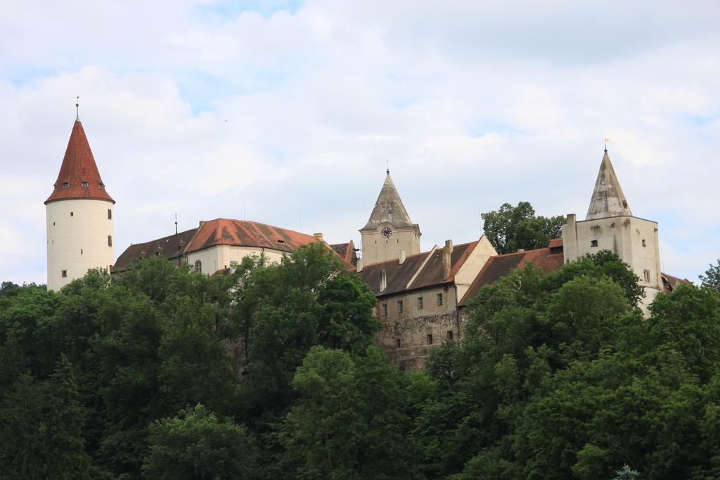 Orli Hnizdo At Chateau Novak Křivoklát Buitenkant foto
